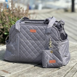 Flot hundetaske fra Ollipet - perfekt til små hunderacer.