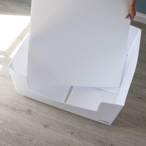 Ollipet fødekasse Recycle - den løse bundplade lægges ned i fødekassen