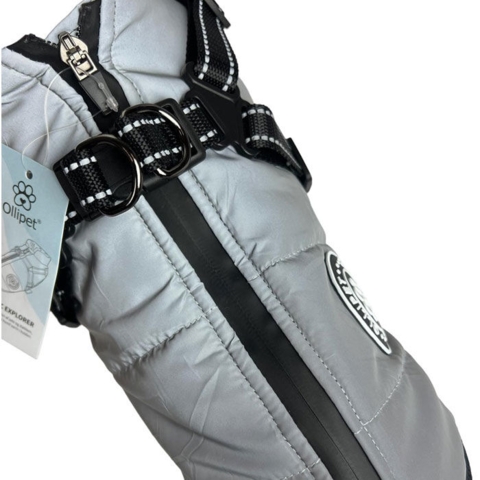 Vinterdækken til hunde med tapet lynlås så hunden er tør efter gåturen.