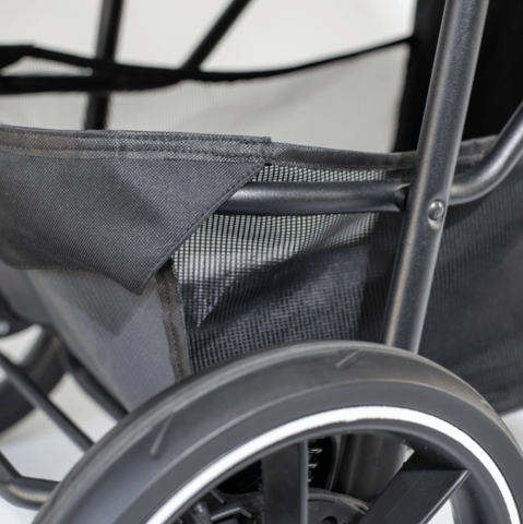 Hundeklapvogn fra Innopet - Model Buggy Cozy Premium.
Her vist i farven sort