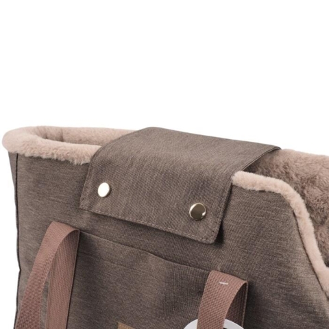 Tasken lukkes let med trykknapper