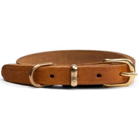 Et lækkert halsbånd til hunde i det blødeste kvalitetslæder. Ses her i farven Cognac.