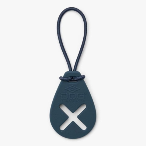 Holder til pølleposer når der skal gåes tur med hunden. Ses her i farven blå.