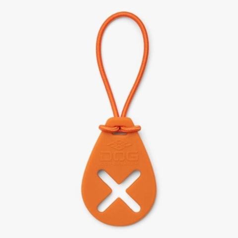 Pølle pose holder perfekt til gåturen med hunden. Ses her i orange.