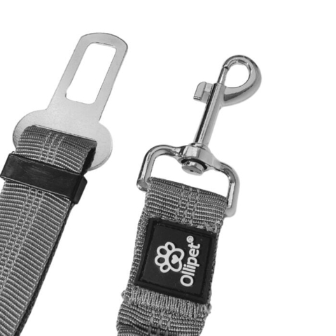 Spænd til hund fast i bilen så den ikke forstyrre din kørsel.