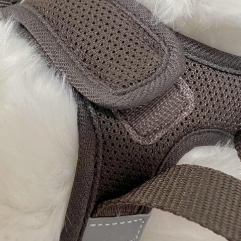 Step-in hundesele med smart velcro lukning.