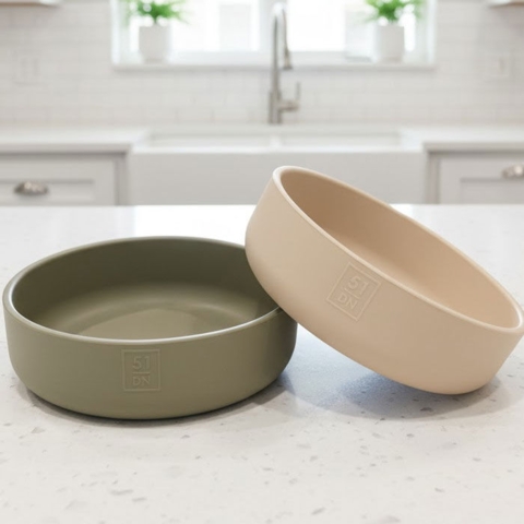 51 Degrees North Silikone madskåle og vandskåle i moderne farver – 700 ml