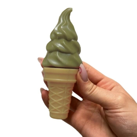 Trixies hundeis med kylling er en sjov og sommerlig aktivitet til din hund.