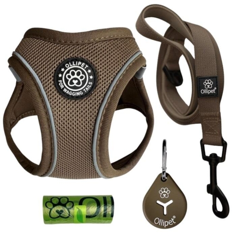 Et lækkert sæt hvor du får hundesnor, hundesele, pølleposer og pølleposeholder der matcher.