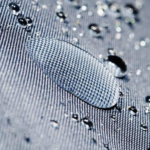 En super smart hundemadras der med sit vandafvisende materiale er perfekt til de udendørs ture.