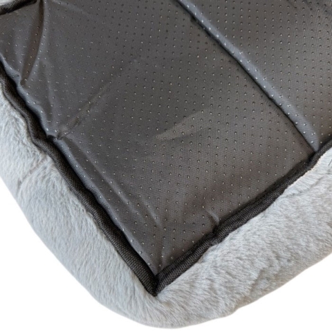 Plys hundemadras med skridsikker bund