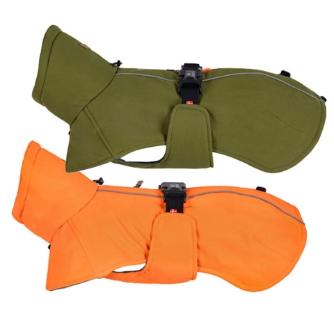 Varm hundejakke med refleks og høj krave – perfekt til vinterens kulde og mørke