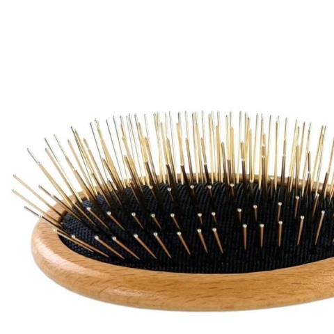 Ollipet Exclusive Golden Pin Brush kommer med 27 mm. pigge i flot guldfarve.