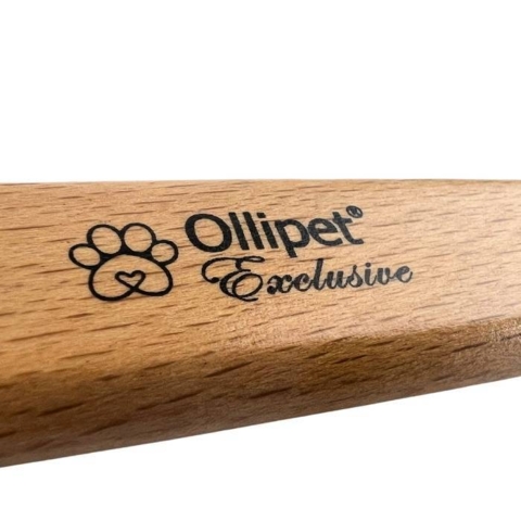 Ollipet Exclusive Golden Pin Brush har et flot og elegant finish med Ollipet Exclusive logo