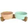 Akacietræ stativ til 2 hundeskåle. Her ses de med Billy i Latte og Mint Grøn farve 400 ml skålene.