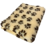 Lækkert hundetæppe der er perfekt til hvalpegården. Her ses varianten vanilje med chokolade poter